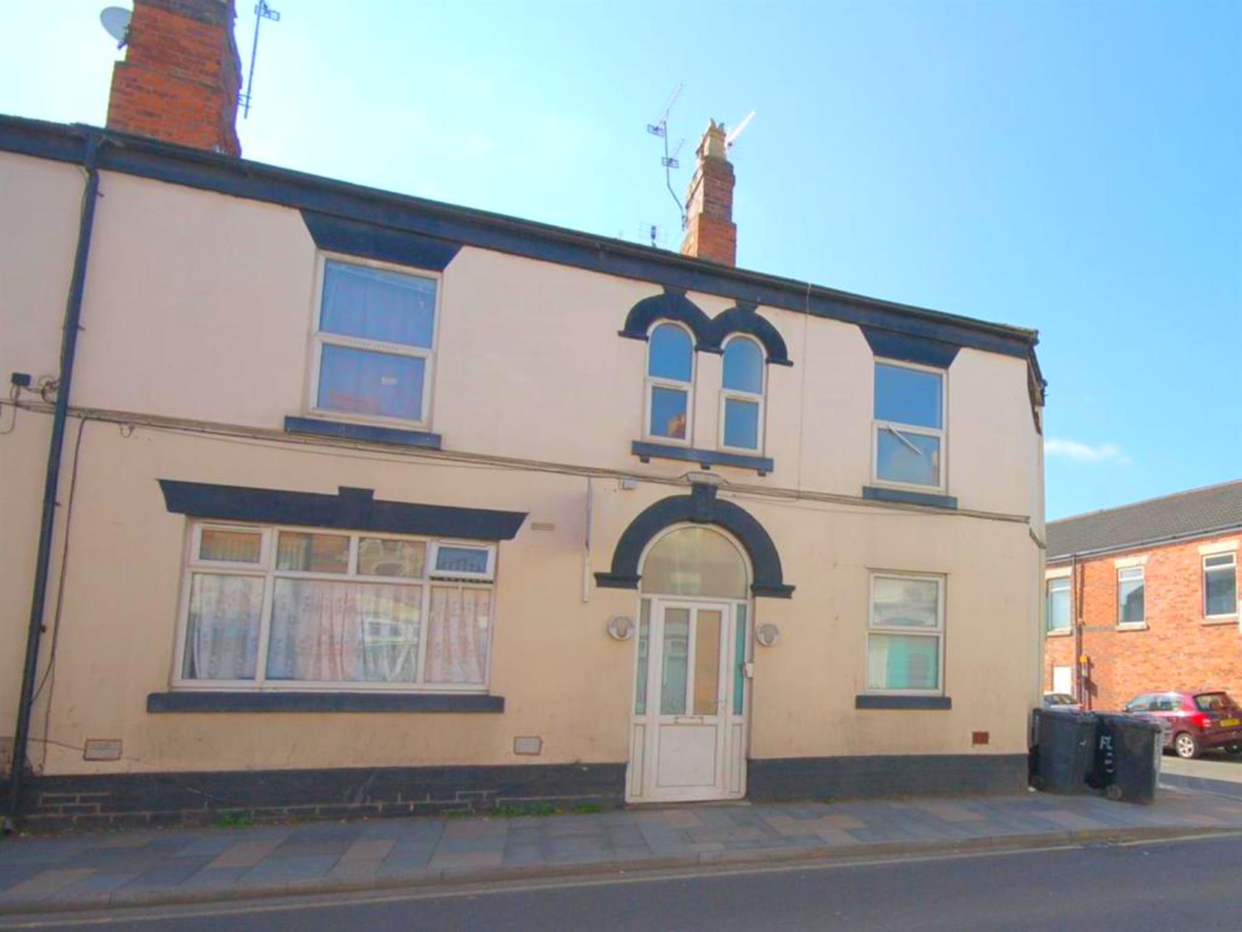 Spacious one bed apartment to let in Flat 1, West Street, Crewe