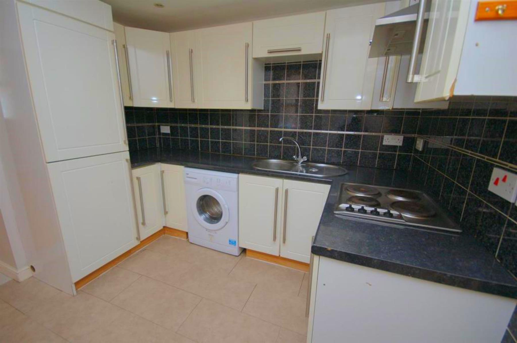 Spacious one bed apartment to let in Flat 1, West Street, Crewe
