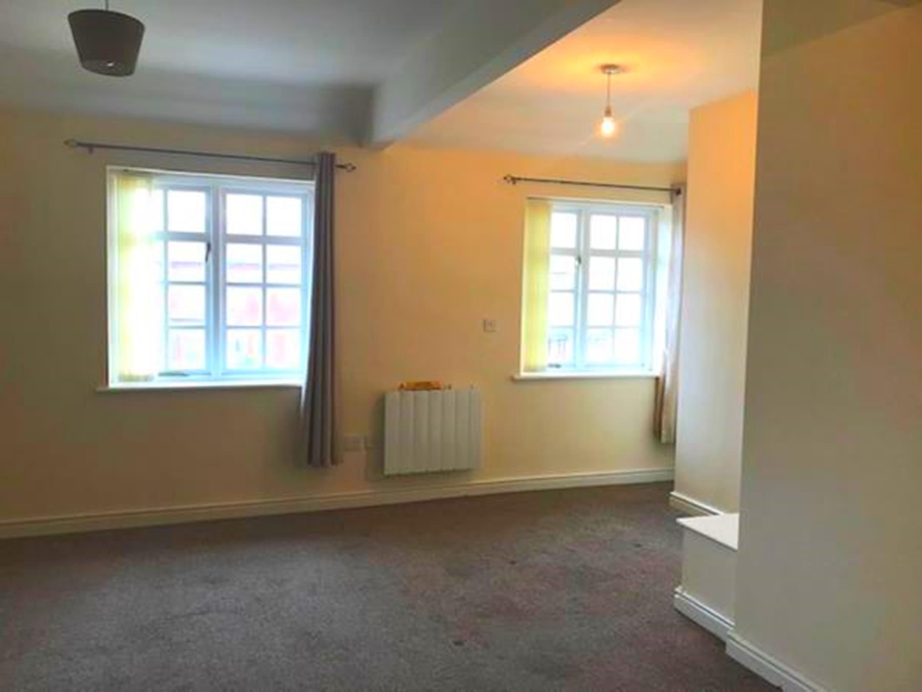 A well presented first floor self contained double studio apartment to